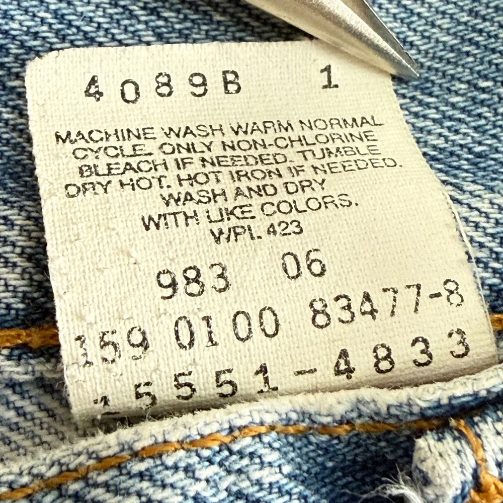 Vintage Levis 550 Womens 10 High Rise Tapered Leg Light Wash Mom Jeans 90s Y2K